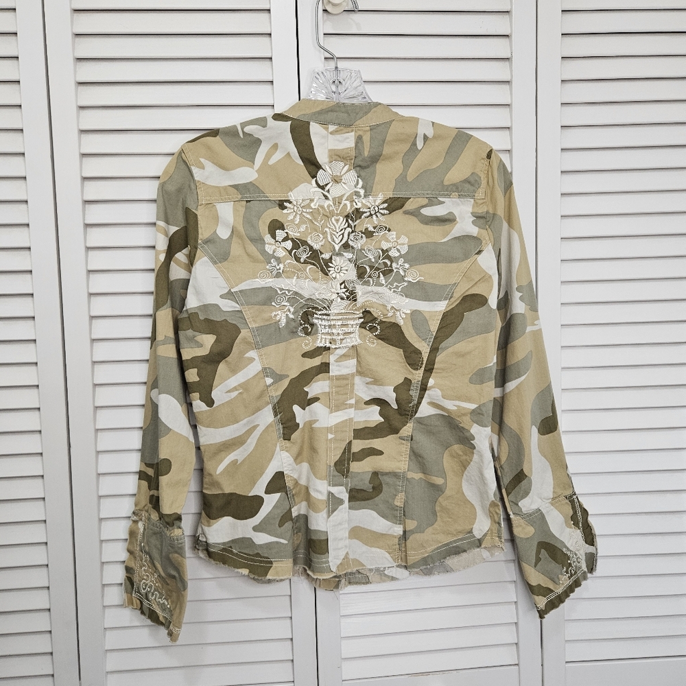 Camouflage Embroidered Long Sleeve Button Down Shirt Women's XS - Picture 5 of 10